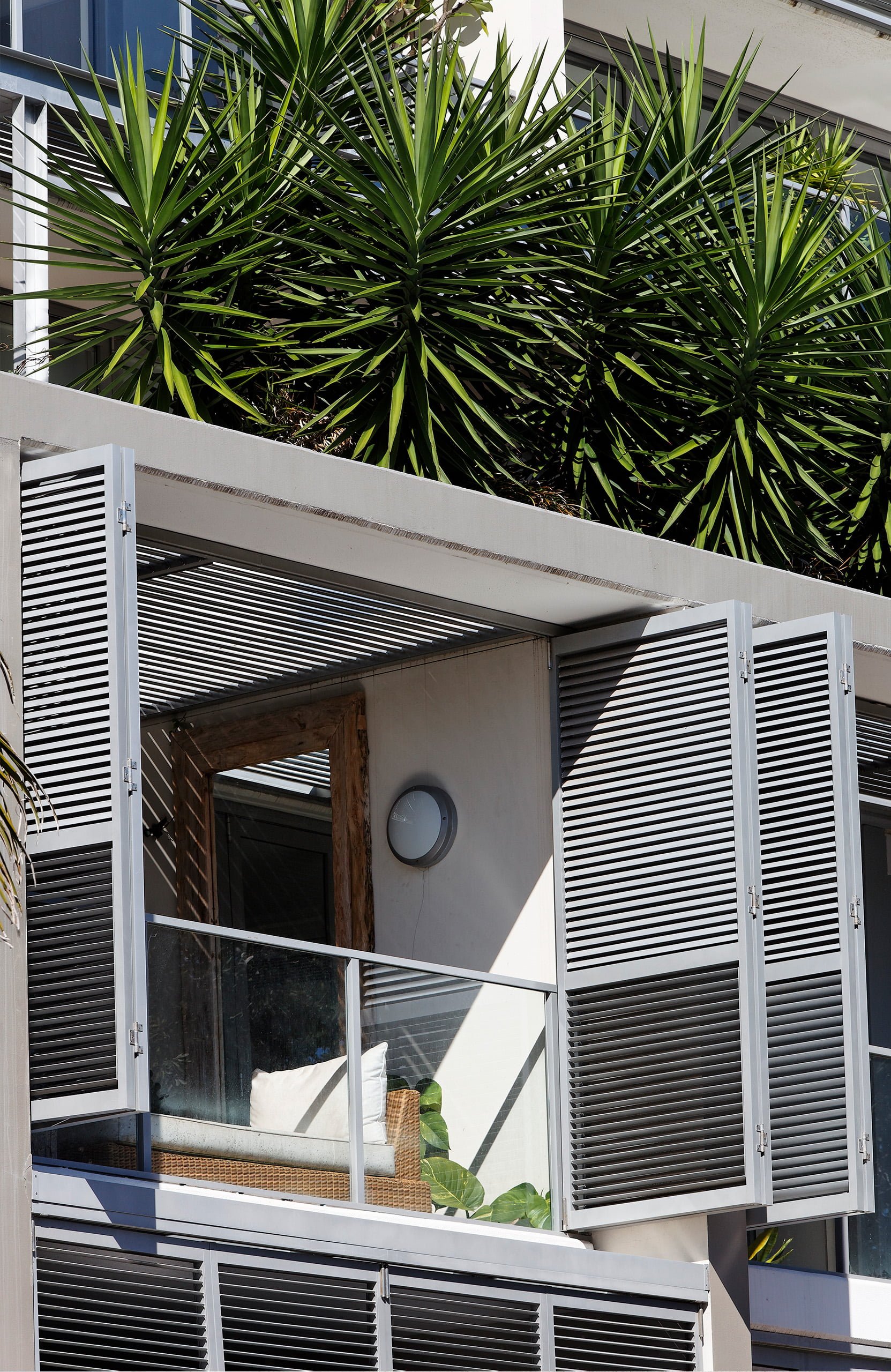 Jaques_Avenue_Close_up_Detail_Window_Multi_Storey